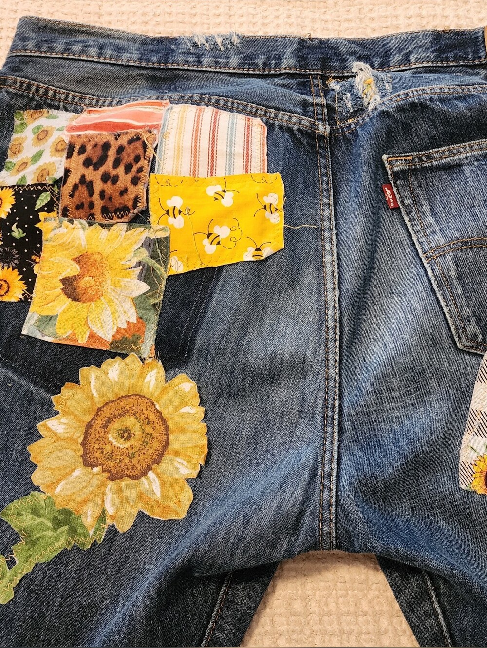 Levis 501 Upcycled Embellished Sunflower Patchwork Women’s Jeans Waist 20" Boho - Picture 12 of 13